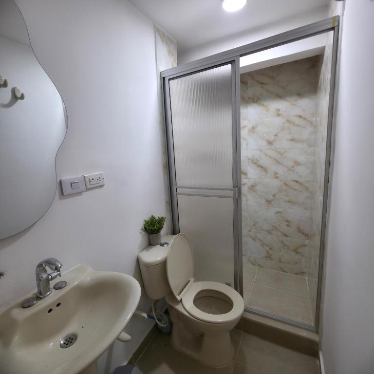 Casa Café Nukua - Three-Bedroom House - 30