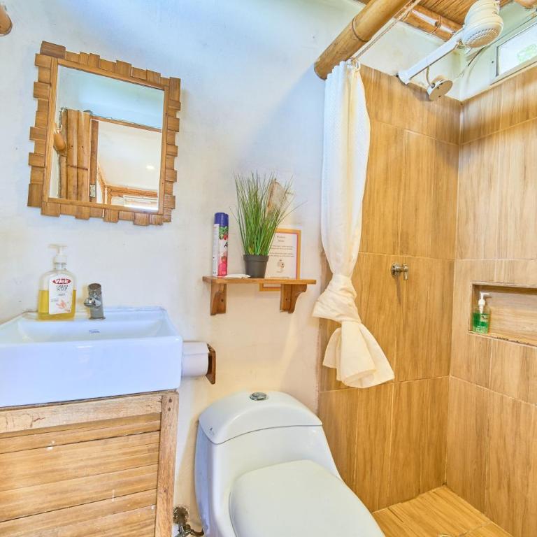 Cabalonga EcoAdventure - Queen Room with Balcony - 1
