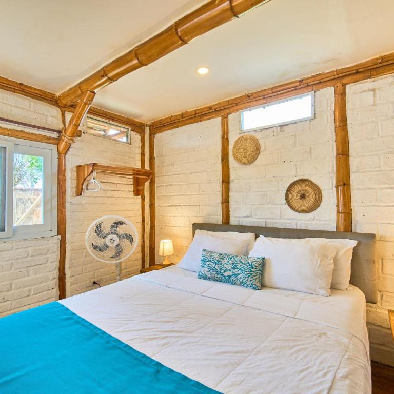 Cabalonga EcoAdventure - Queen Room with Balcony - 3