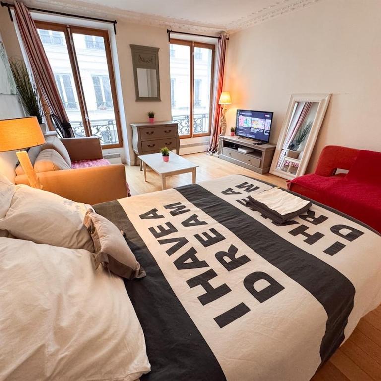 2 Charming flat in Heart of Paris near Louvre&Metro - One-Bedroom Apartment with City View - 1