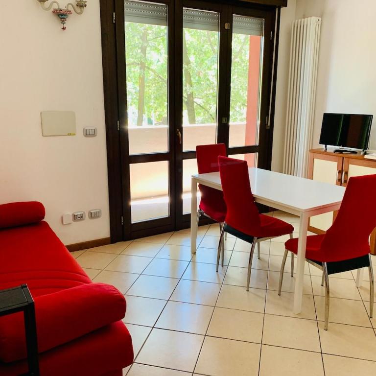 Free Parking, Close to the Train Station and the Duomo - Appartamento con 2 Camere da Letto - 1