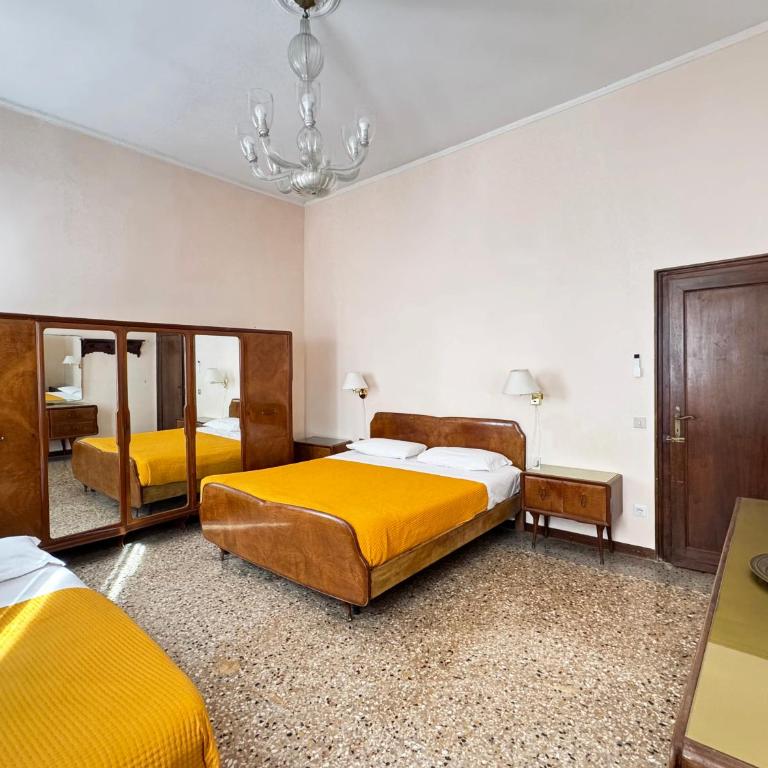 San Polo 1948 Venice Centre - Three-Bedroom Apartment with Water View - 42