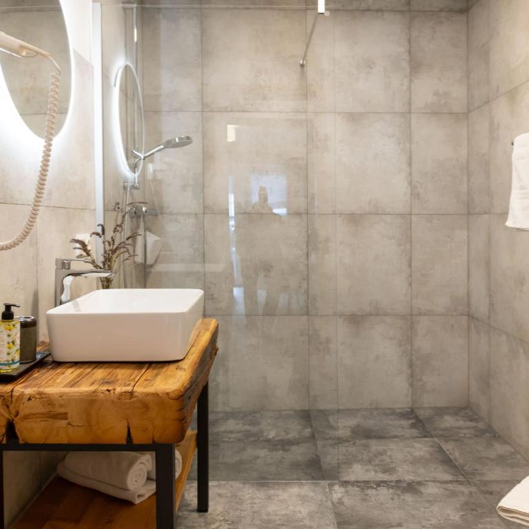Tirolee Marchegg - Doppelzimmer mit Dusche - 5