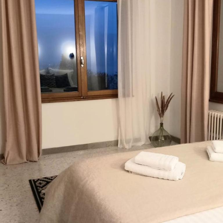 Splendide Vue sur le Lac ! 5mn des plages, parking privé - Appartement 2 Chambres - 3