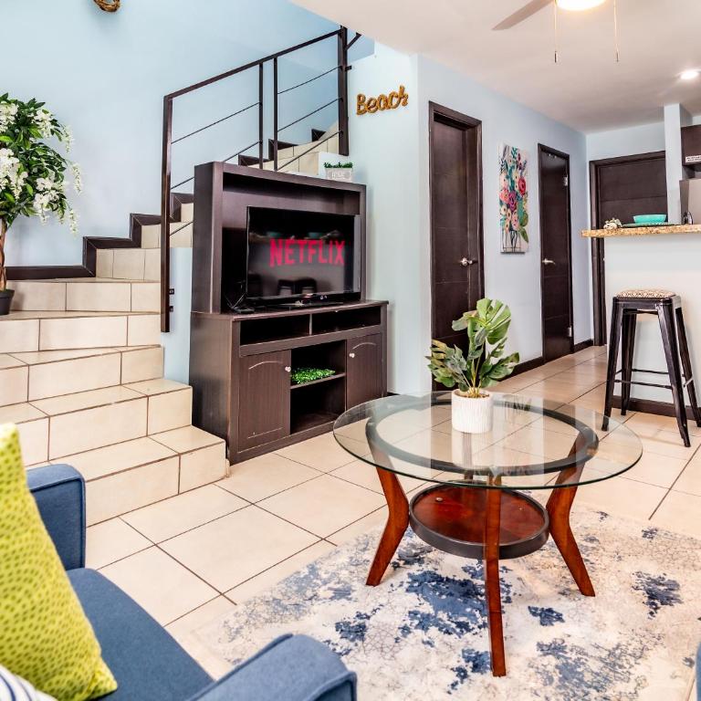 Rosarito pool & garden bar oXxo Farmacy - One-Bedroom Apartment - 12