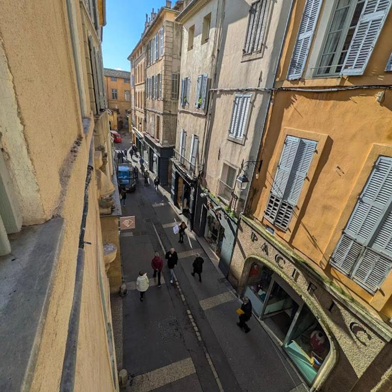 Plein centre d'Aix, bel appartement T2 rénové - Appartement 1 Chambre - 19