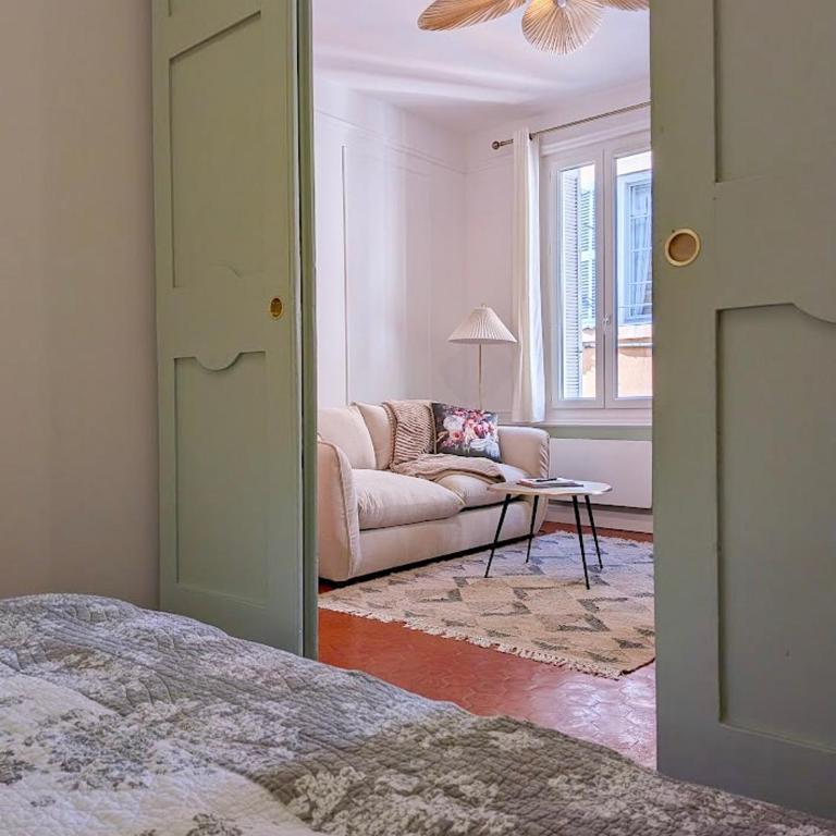 Plein centre d'Aix, bel appartement T2 rénové - Appartement 1 Chambre - 21