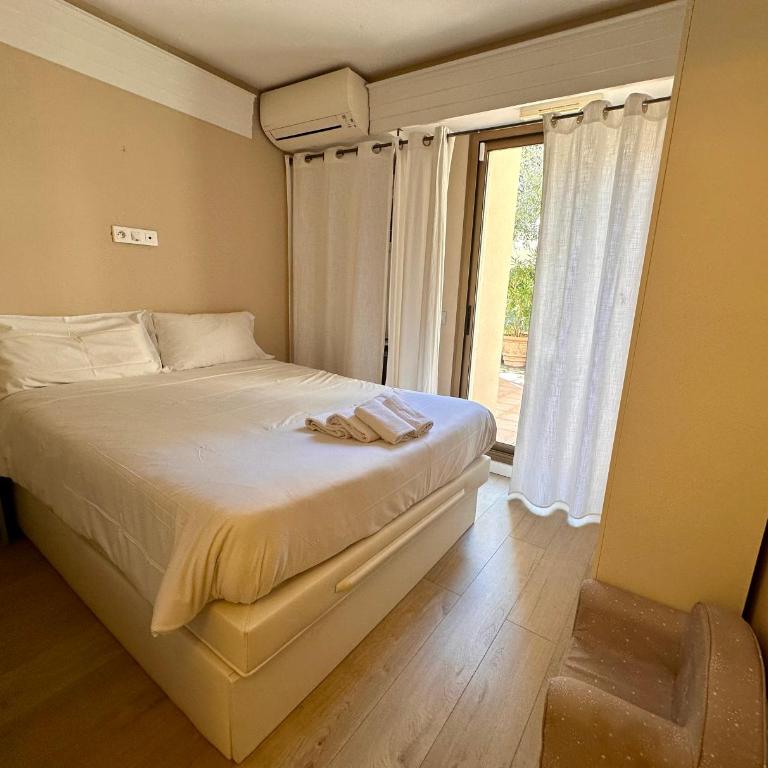 Appartement 3 chambres 130 m2 vue mer avec piscine Cap d'Ail Monaco - Appartement 3 Chambres - 17