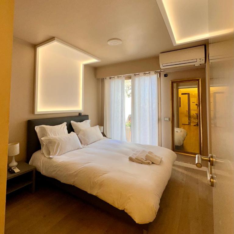 Appartement 3 chambres 130 m2 vue mer avec piscine Cap d'Ail Monaco - Appartement 3 Chambres - 15