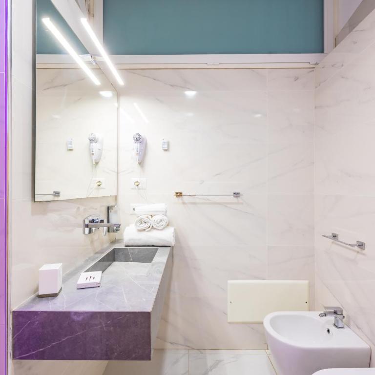 Residenza Matilde - Camera Matrimoniale/Doppia con Letti Singoli con Bagno Privato - 36