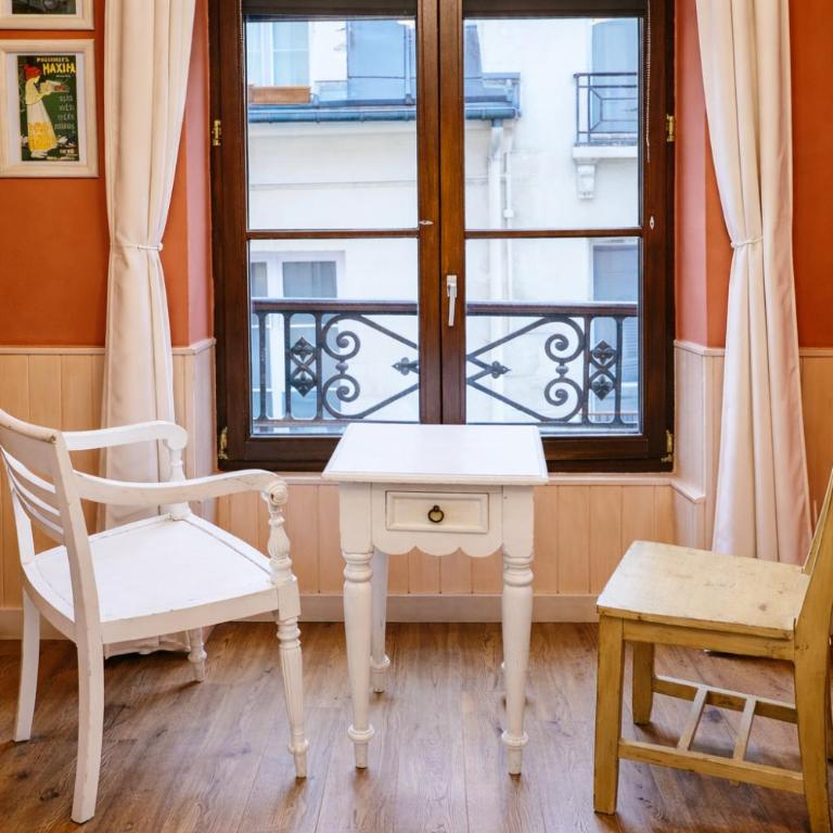 Hotel de Nesle - Chambre Double avec Toilettes Communes - 1