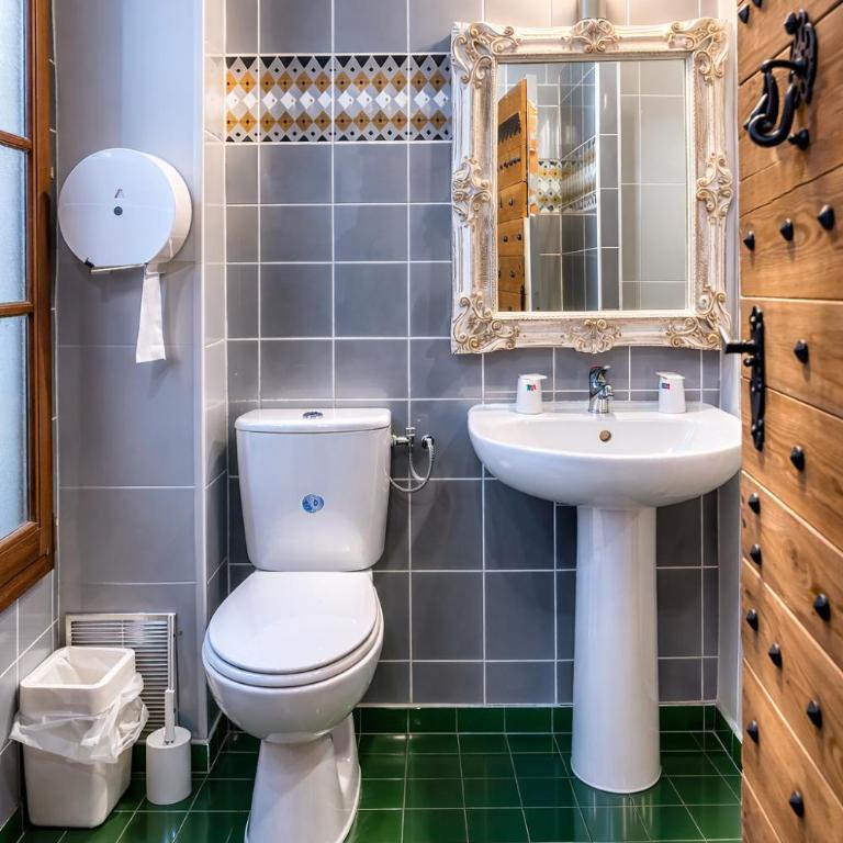 Hotel de Nesle - Chambre Double avec Salle de Bains Privative - 13