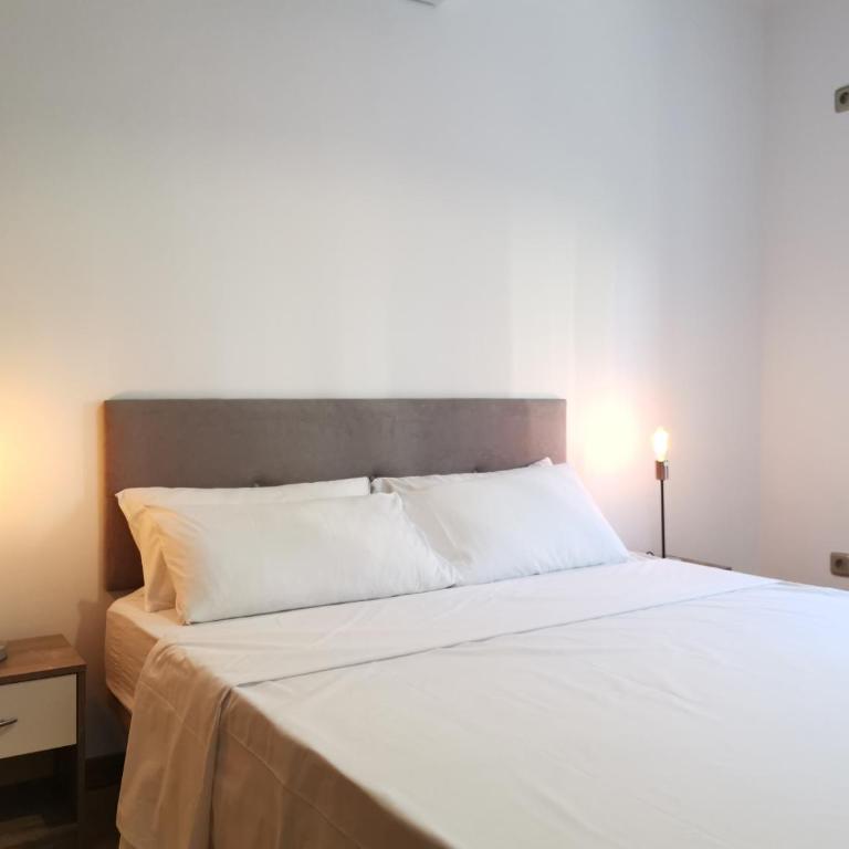 Amplio apartamento situado a 10 minutos del Retiro - Apartamento de 3 dormitorios - 12