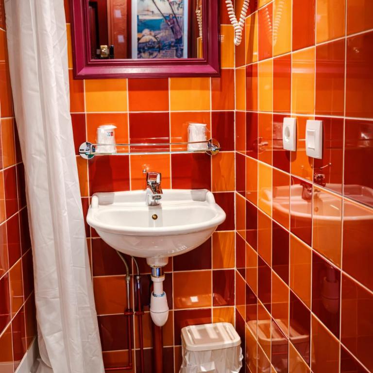 Hotel de Nesle - Chambre Lits Jumeaux avec Toilettes Communes - 5