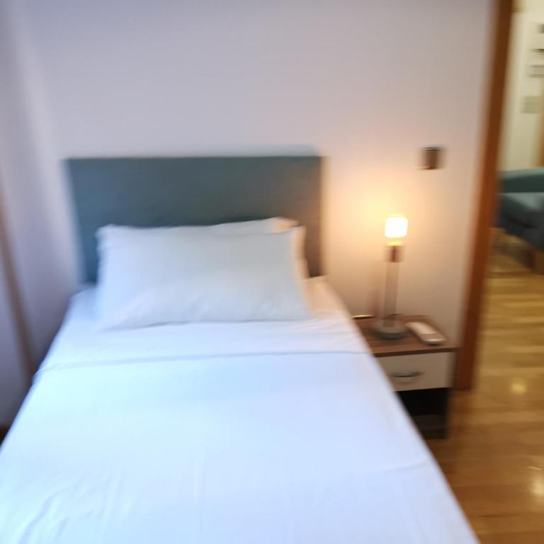 Amplio apartamento situado a 10 minutos del Retiro - Apartamento de 3 dormitorios - 19