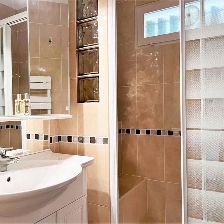 BO270-C15 Appartement Studio 3 couchages BORMES LES MIMOSAS - Studio - 10