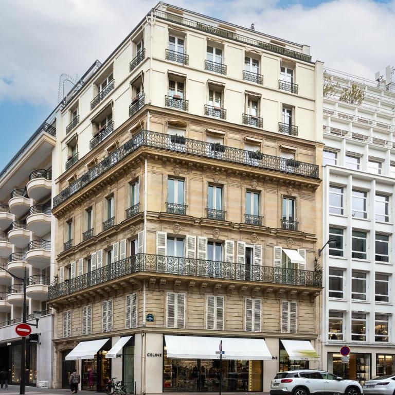 Montaigne - Sunlit Corner Penthouse with Balcony - Apartment with View and Balcony - 37