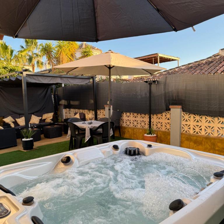 Villa Luis Cernuda - Casa 202 - Vistas - Jacuzzi - Piscina - tenis - Casa de 3 dormitorios - 2