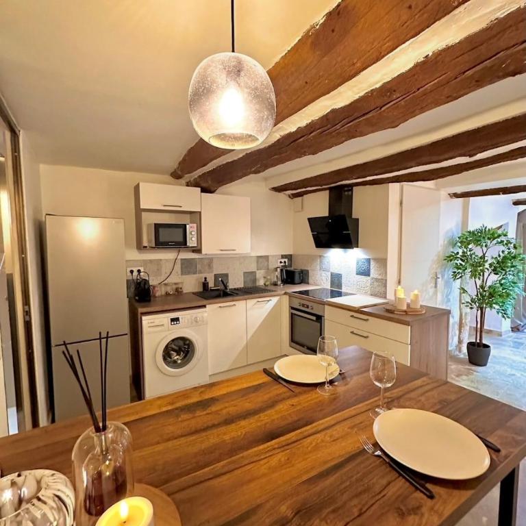 Luxe & Volupté sous les Voûtes d'Aix centre ville - One-Bedroom Apartment - 10