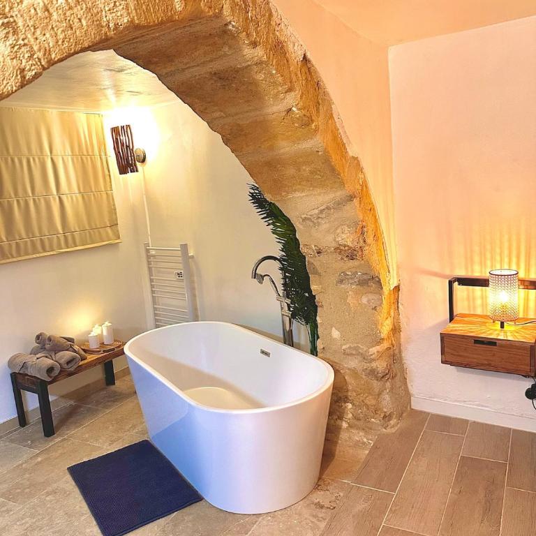 Luxe & Volupté sous les Voûtes d'Aix centre ville - One-Bedroom Apartment - 3