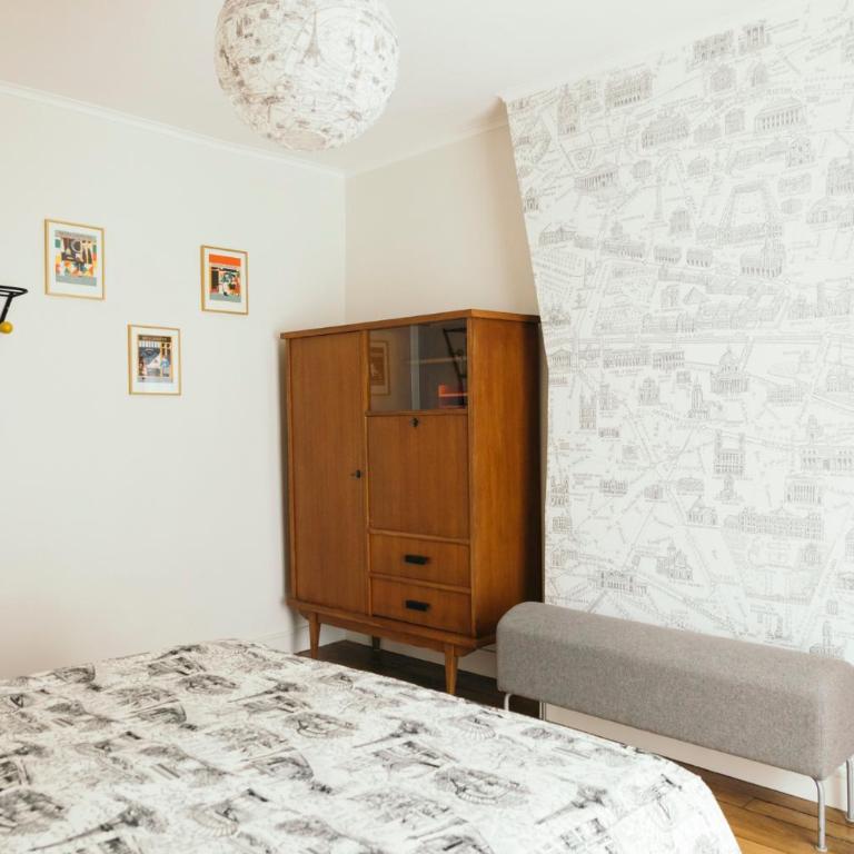Chez Pépé Merle - Chambres d'hôtes dans le quartier du Père Lachaise - Chambre Familiale Standard - 7