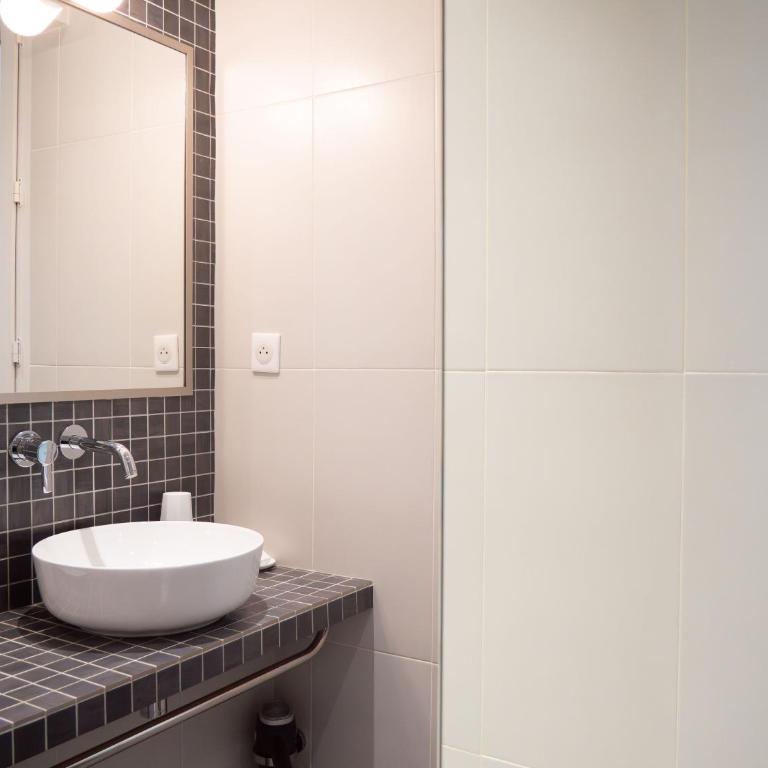 Chez Pépé Merle - Chambres d'hôtes dans le quartier du Père Lachaise - Chambre Familiale Standard - 16