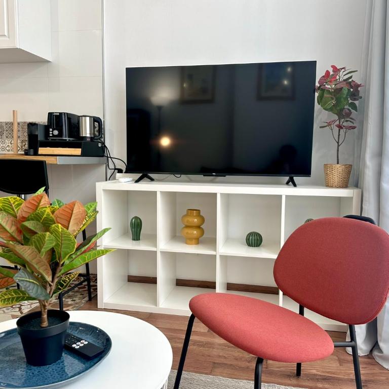Sweet Spot steps from Gran Vía - Two-Bedroom Apartment - 4