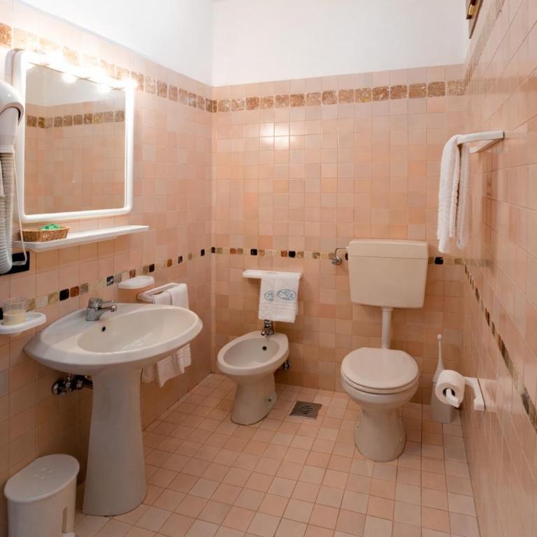 Hotel Europa - Double or Twin Room with Balcony - 4