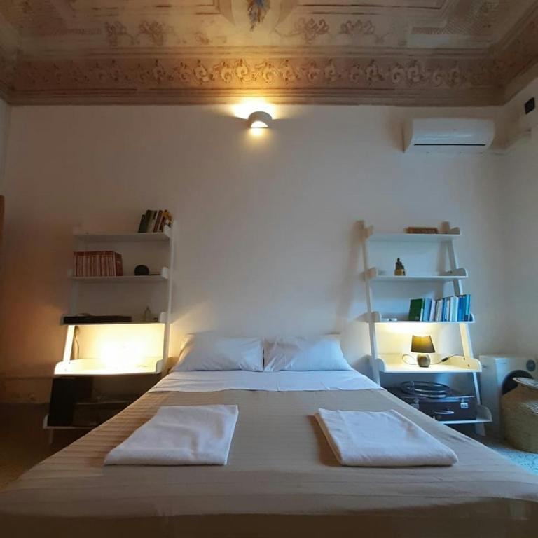 Fresco Apartment with Terrace - Two-Bedroom Apartment - 4