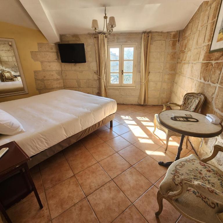 Hôtel du Palais des Papes - Chambre Double - 7