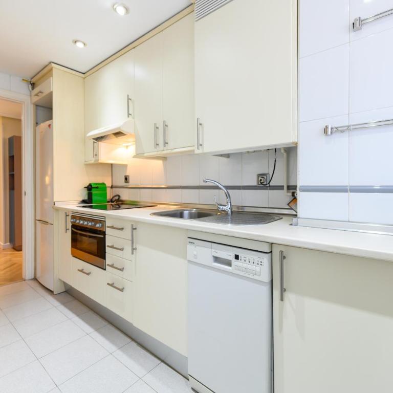 TAM82D - Amplio piso de 2 dormitorios en Madrid - Alquiler temporal - Two-Bedroom Apartment - 9