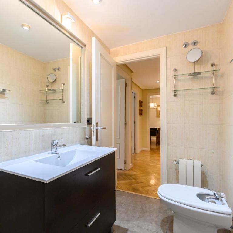 TAM82D - Amplio piso de 2 dormitorios en Madrid - Alquiler temporal - Two-Bedroom Apartment - 17