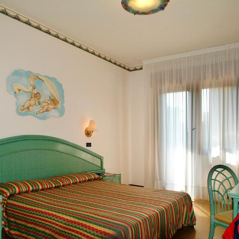 Hotel Europa - Family Room - 5