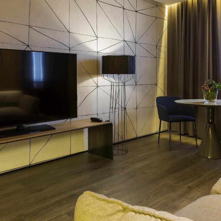 Novotel Sevilla - Suite Junior - 1