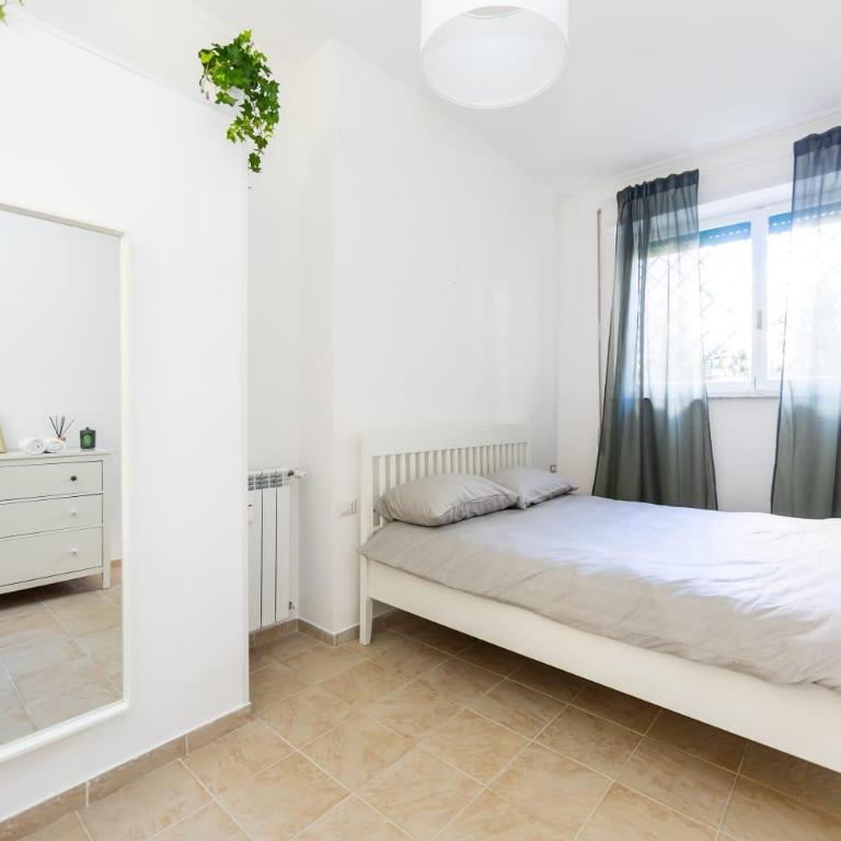 Alloggio Turistico in Via Acton vicino al mare - Appartamento con 2 Camere da Letto - 8