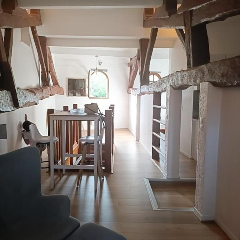 Cadre exceptionnel niché sous les toits dans le quartier historique - Appartement 1 Chambre - 12