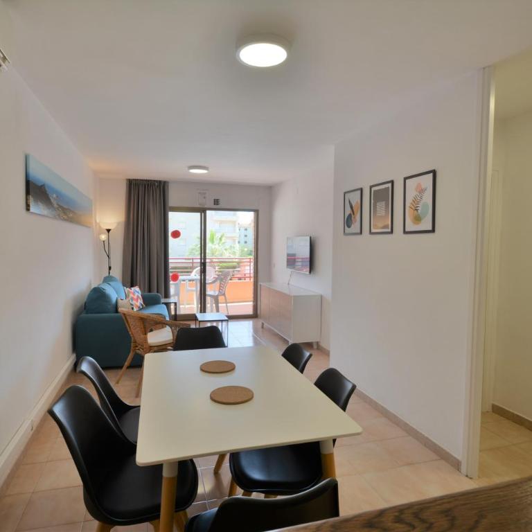 Alojamientos Familiares Sa Gavina Lado C Estartit - Two-Bedroom Family Apartment - 10