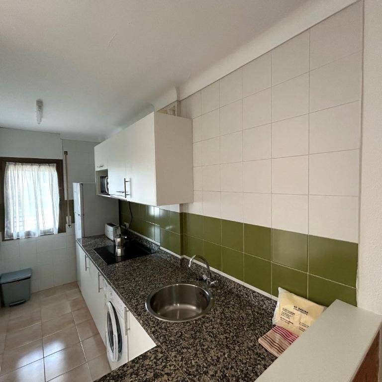 Alojamientos Familiares Sa Gavina Lado C Estartit - Two-Bedroom Family Apartment - 16