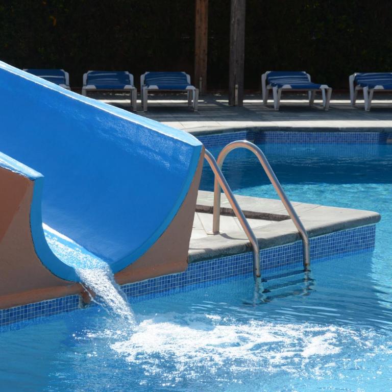Alojamientos Familiares Sa Gavina Lado C Estartit - Two-Bedroom Family Apartment - 22