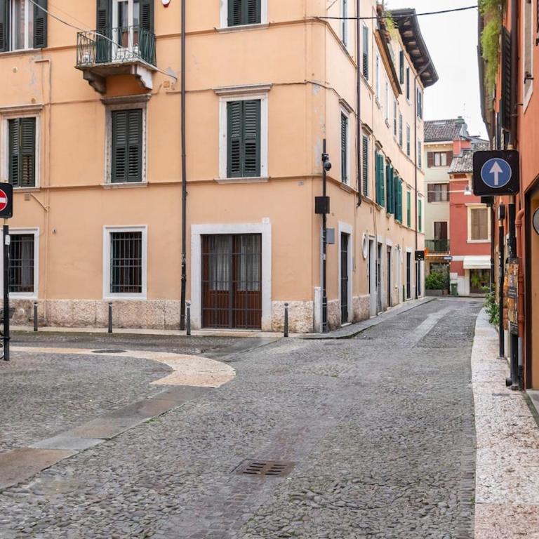 Arena Verona 2min - Patio Privato e Spazio di Lavoro - Blue Forest Verona - Appartamento con 1 Camera da Letto e Balcone - 31
