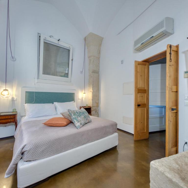 B&B Palazzo Personè Dimora Storica - Superior Triple Room - 13