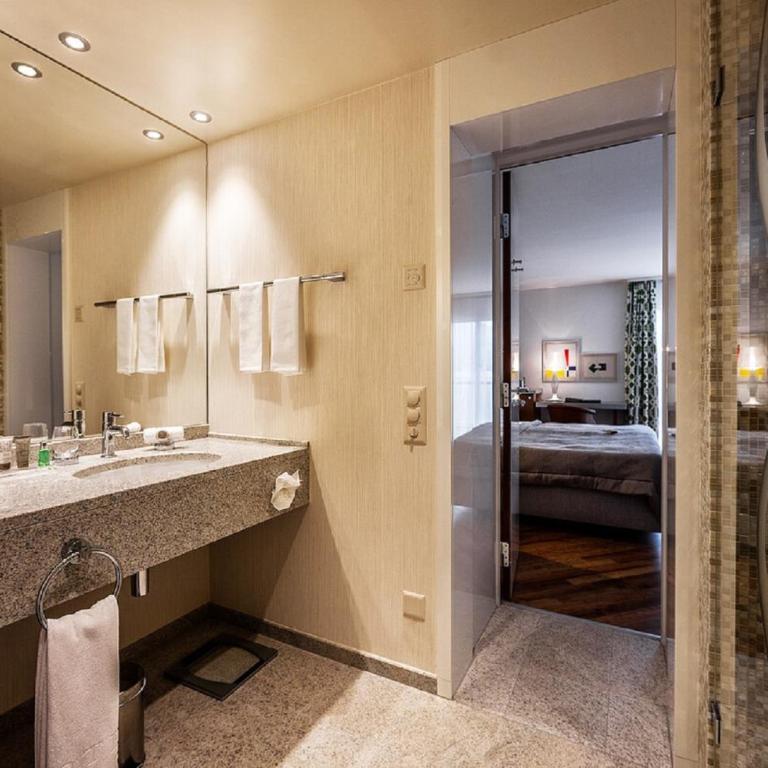 Hotel Eden Roc - The Leading Hotels of the World - Camera Matrimoniale Comfort con Vista Strada Silenziosa - 1