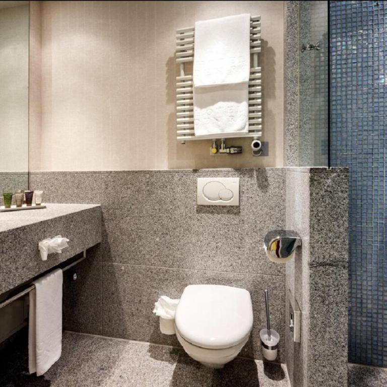 Hotel Eden Roc - The Leading Hotels of the World - Camera Matrimoniale Comfort con Vista Strada Silenziosa - 4