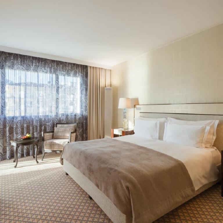 Hotel Eden Roc - The Leading Hotels of the World - Camera Matrimoniale Deluxe con Vista Lago Parziale - 4