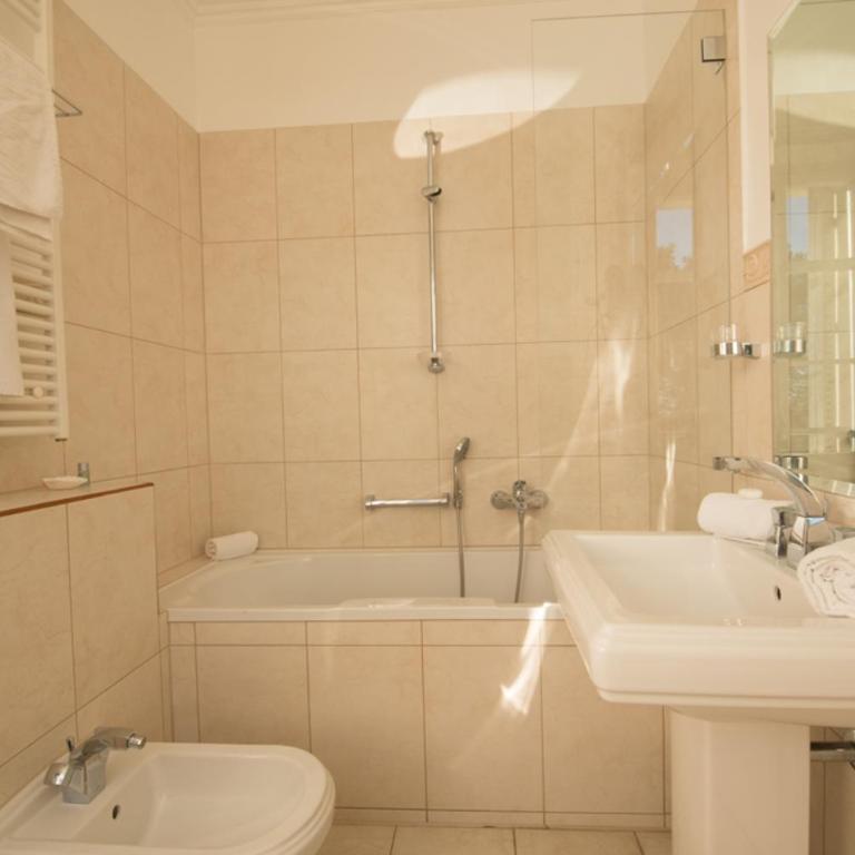 Domaine Raphael - 10 chambres, parc privé, piscine - Villa avec Piscine Privée - 17