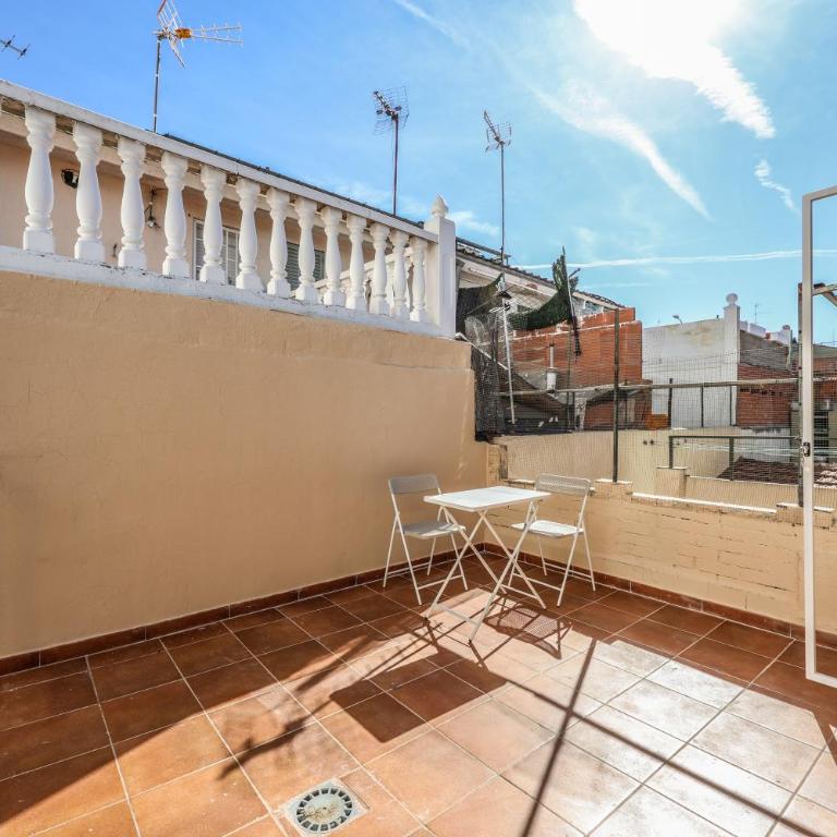 Bright Modern Home with Terrace - Two-Bedroom Apartment with Balcony and Terrace - 2