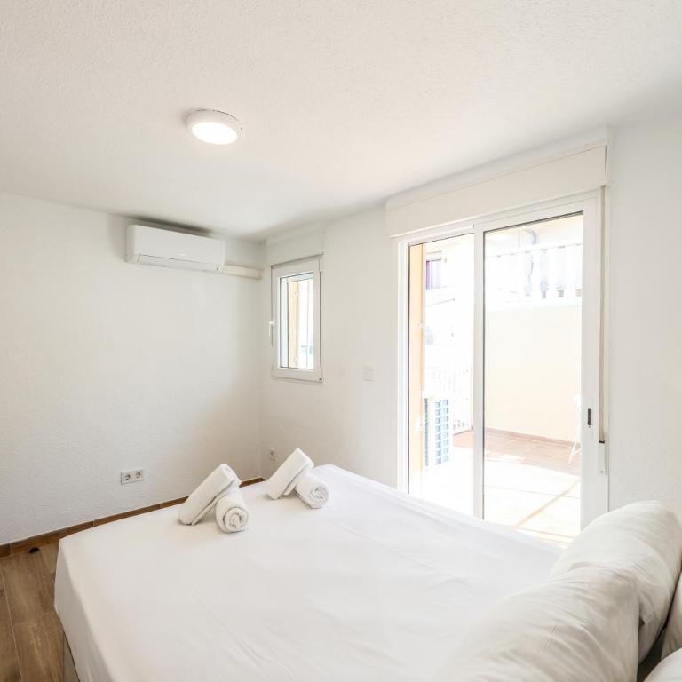 Bright Modern Home with Terrace - Two-Bedroom Apartment with Balcony and Terrace - 29