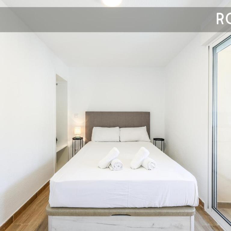 Bright Modern Home with Terrace - Two-Bedroom Apartment with Balcony and Terrace - 31