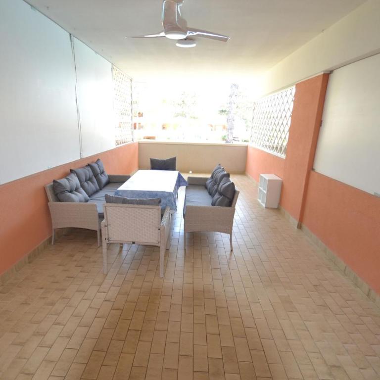Spacious flat with pool view - Apartment - 3
