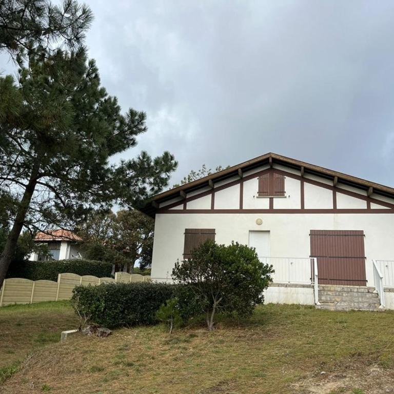 Maison familiale landaise à 350m de la plage avec garage, 4 chambres et jardin - FR-1-413-185 - Maison de Vacances - 1